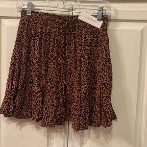 NWT 🤗 Francesca leopard skirt. Small